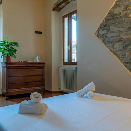 Διαμέρισμα *holiday Home* W/patio & Fireplace + Lake View *